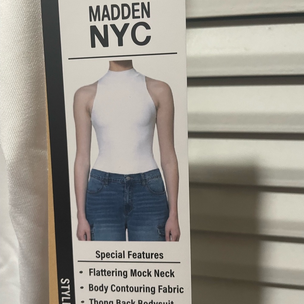 MADDEN NYC MOCK NECK BODYSUIT - Picture 4 of 6